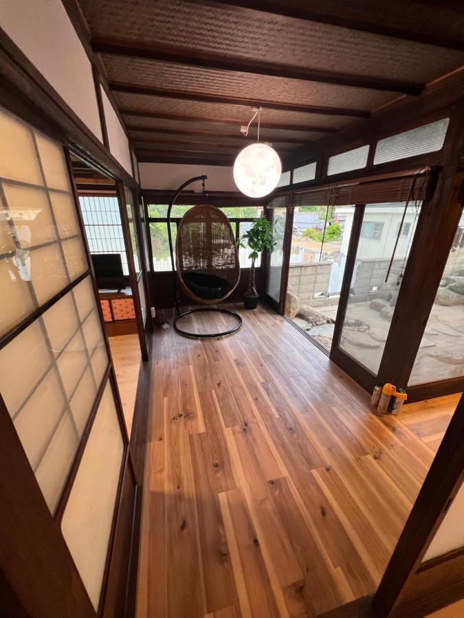 ドッグラン併設 しまなみ御殿 Imabari Railway Station Exterior foto