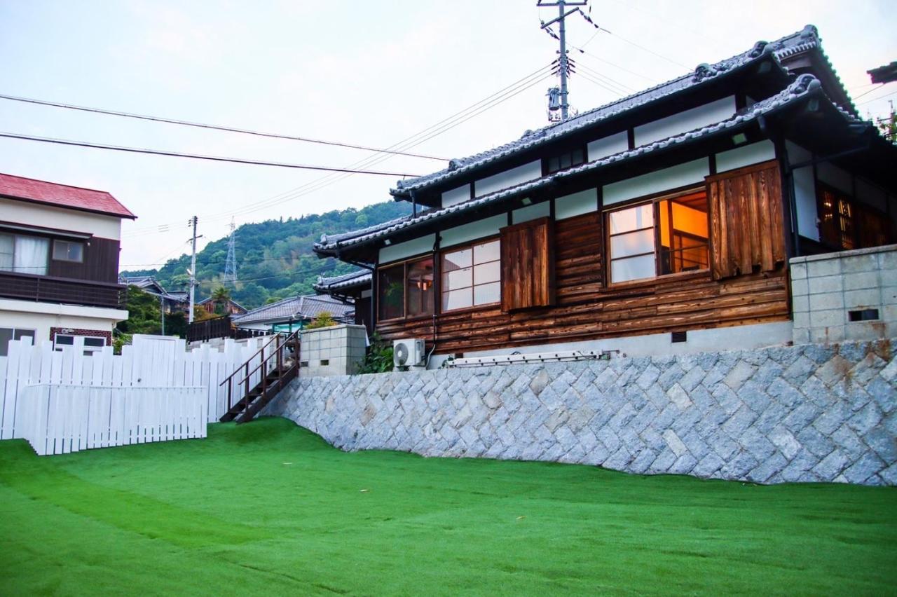 ドッグラン併設 しまなみ御殿 Imabari Railway Station Exterior foto