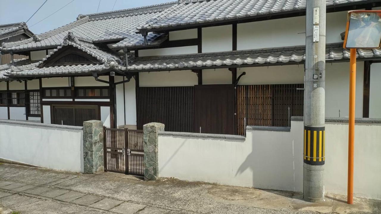 ドッグラン併設 しまなみ御殿 Imabari Railway Station Exterior foto