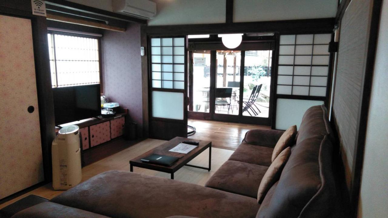 ドッグラン併設 しまなみ御殿 Imabari Railway Station Exterior foto