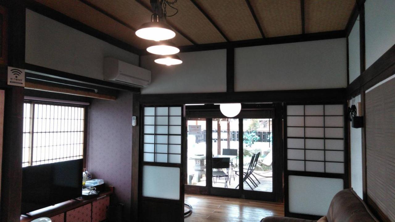 ドッグラン併設 しまなみ御殿 Imabari Railway Station Exterior foto