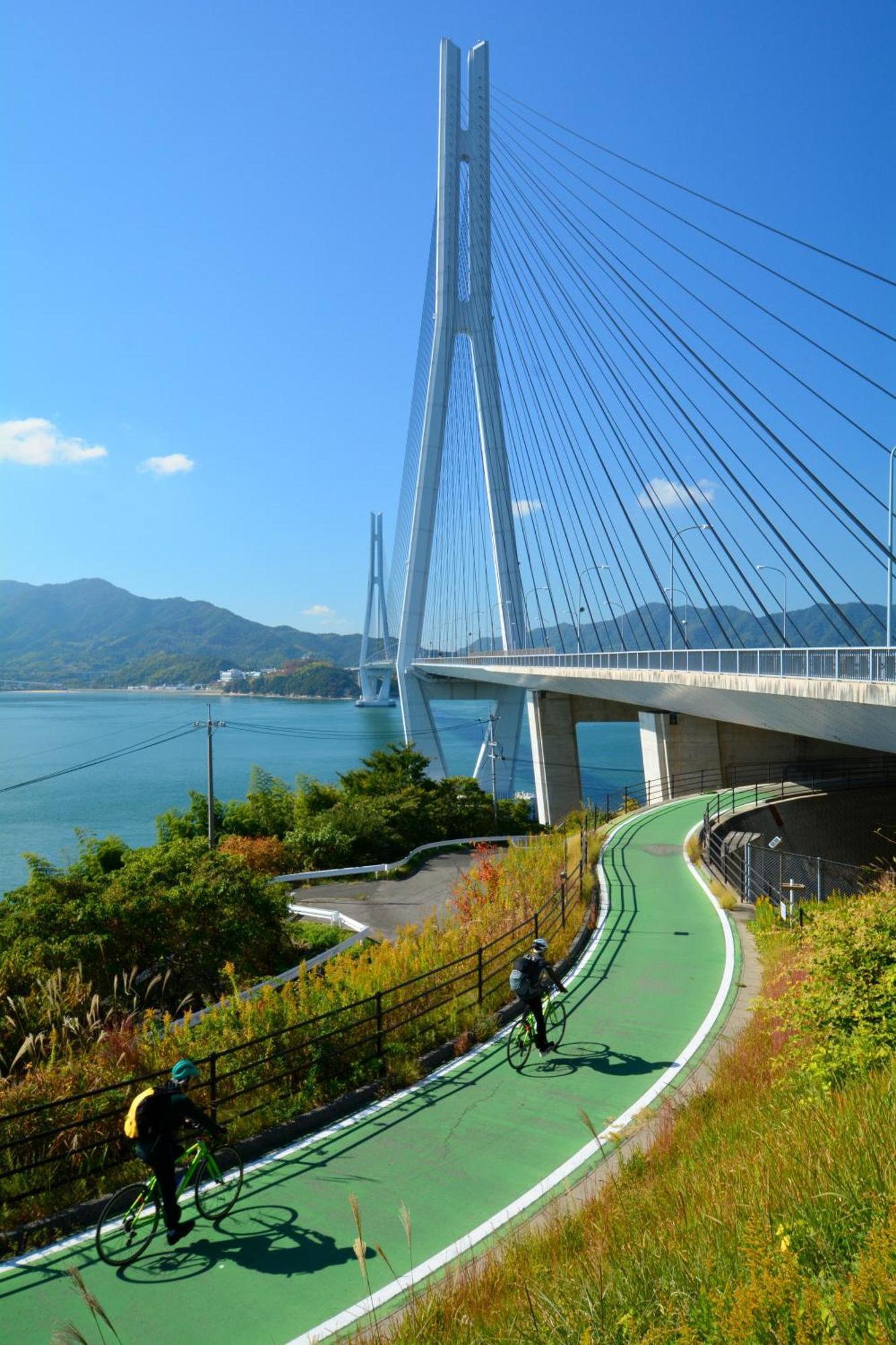 ドッグラン併設 しまなみ御殿 Imabari Railway Station Exterior foto